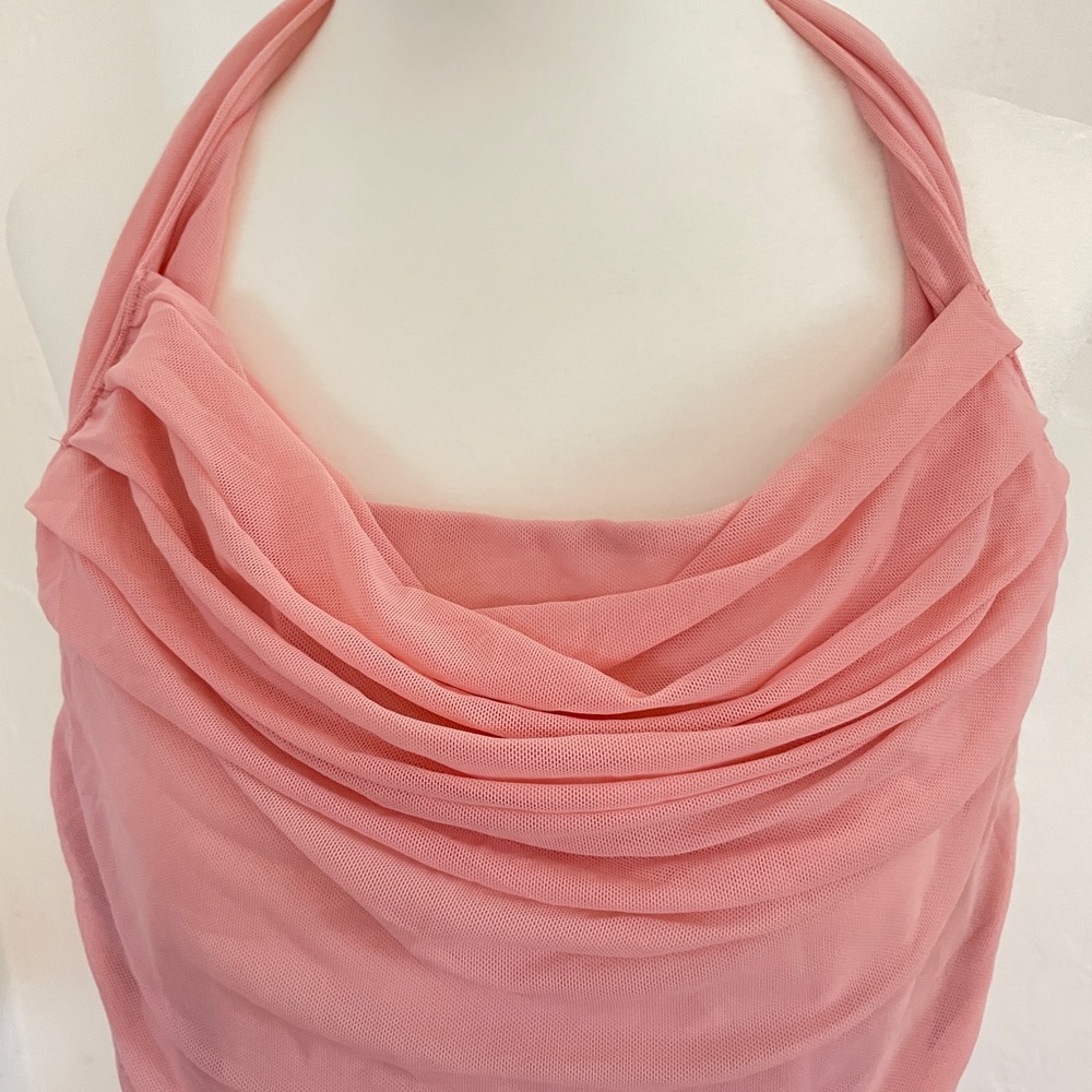 Pink lace dress，brand new. elastic